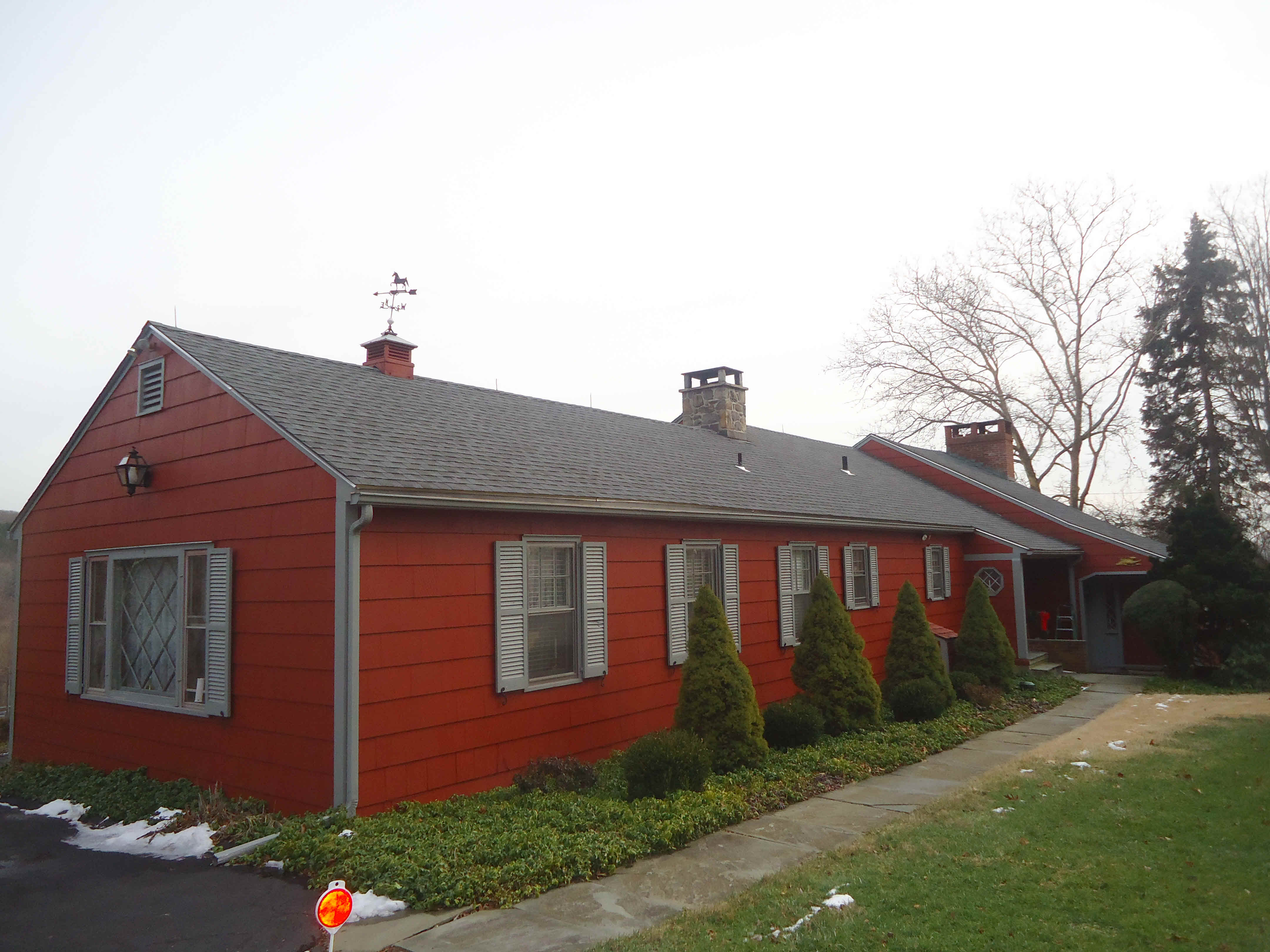Building photograph for 177 CURTIS RD